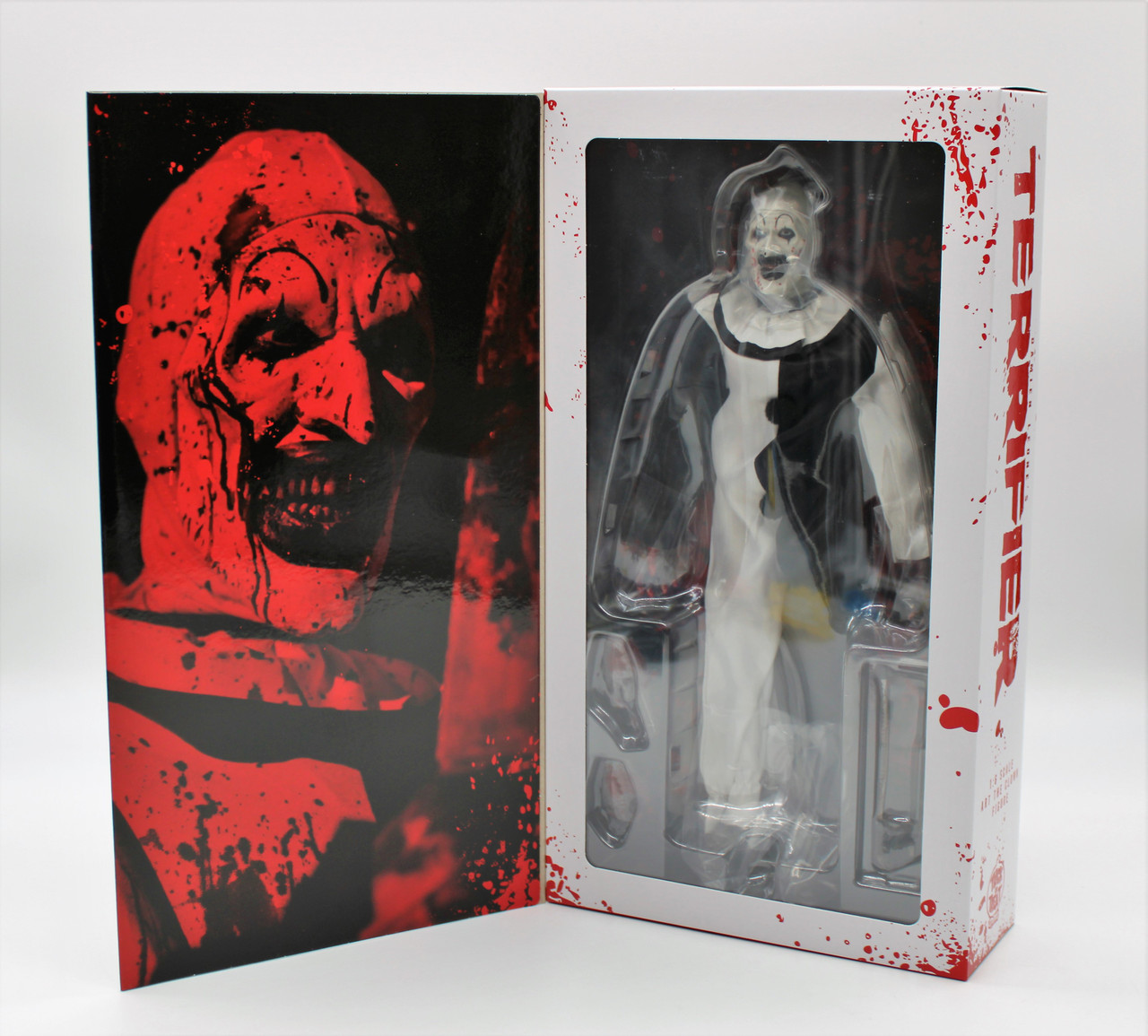 Trick or Treat Studios Terrifier Art the Clown 12 Action Figure