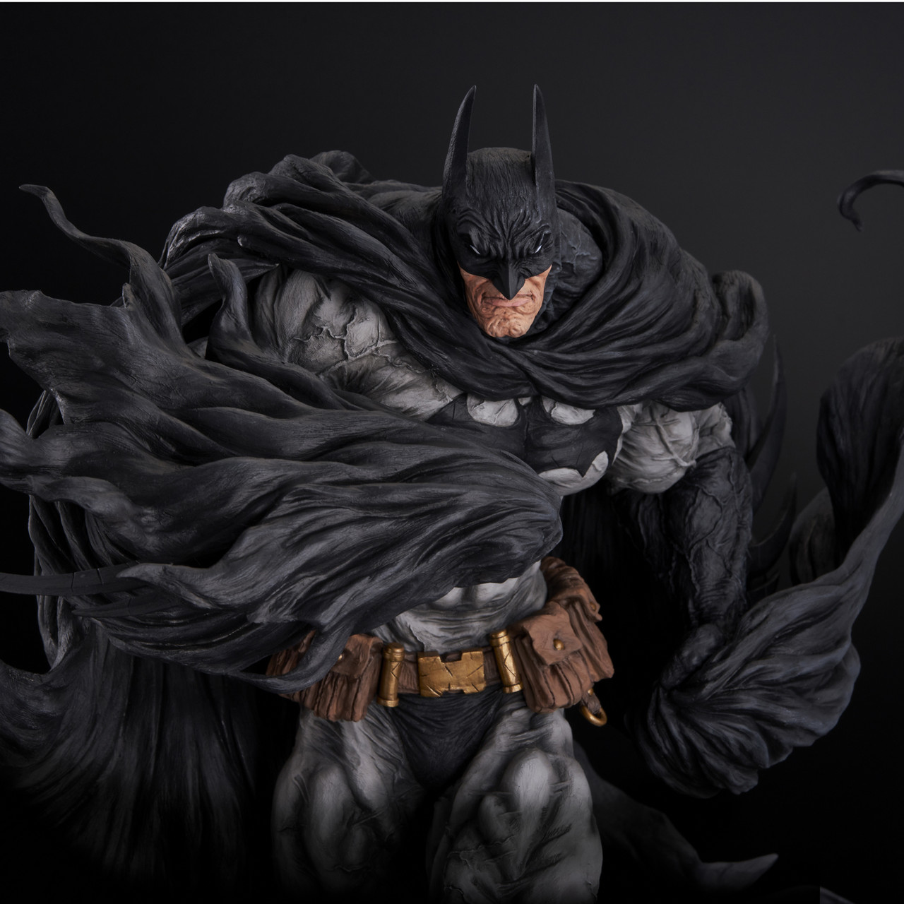 SOFBINAL DC BATMAN HARD BLACK VER 14IN VINYL FIGURE SOFBINAL DC BATMAN HARD BLACK VER 14IN VINYL FIGURE