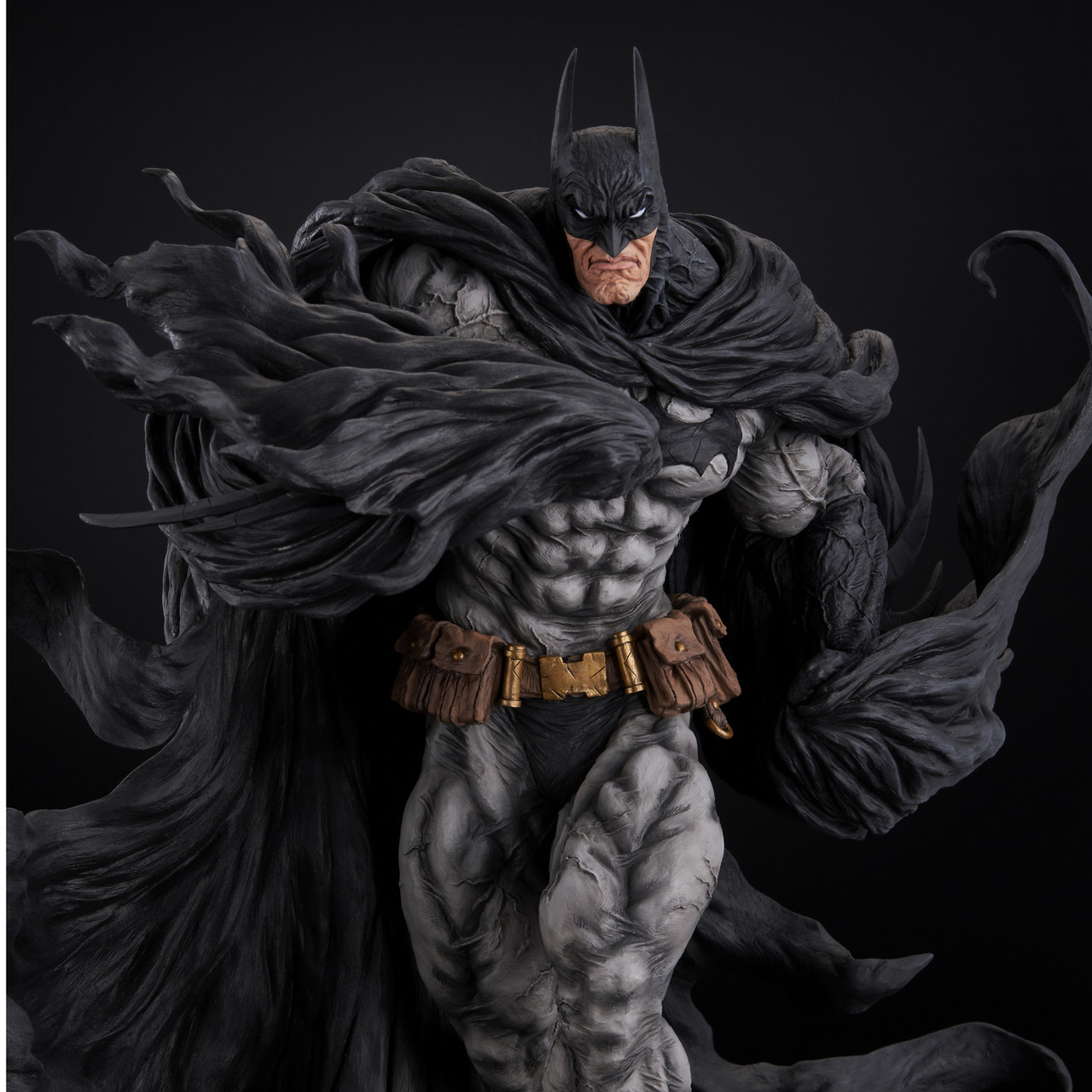 SOFBINAL DC BATMAN HARD BLACK VER 14IN VINYL FIGURE