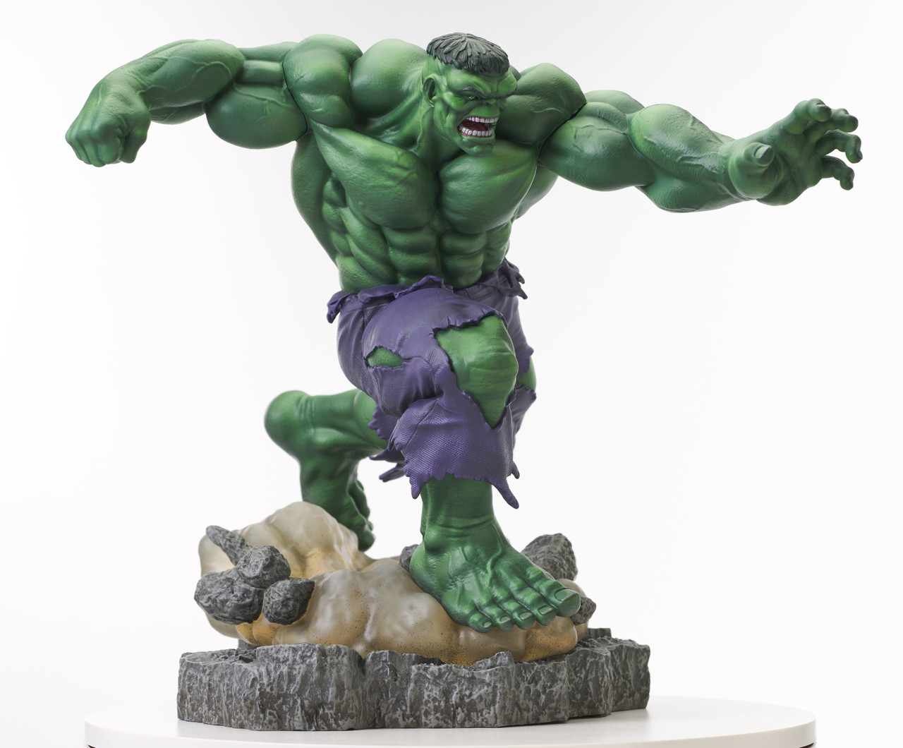 Diamond Marvel Gallery Figurine - Avengers Endgame - Tracksuit Hulk