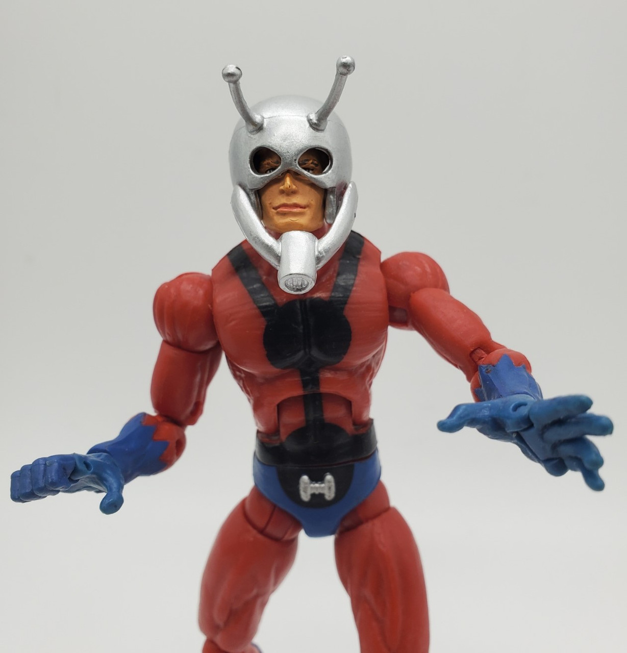 ToyBiz Marvel Legends Giant Man Series Ant Man Action Figure (no