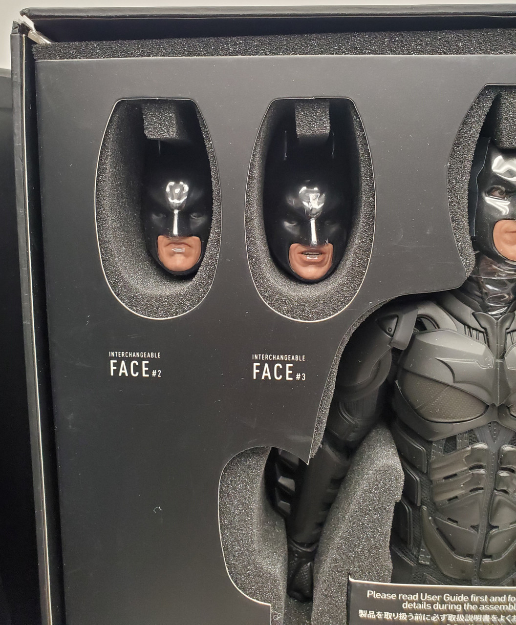 Hot Toys The Batman - Bruce Wayne - DX Series 12 Sixth Scale