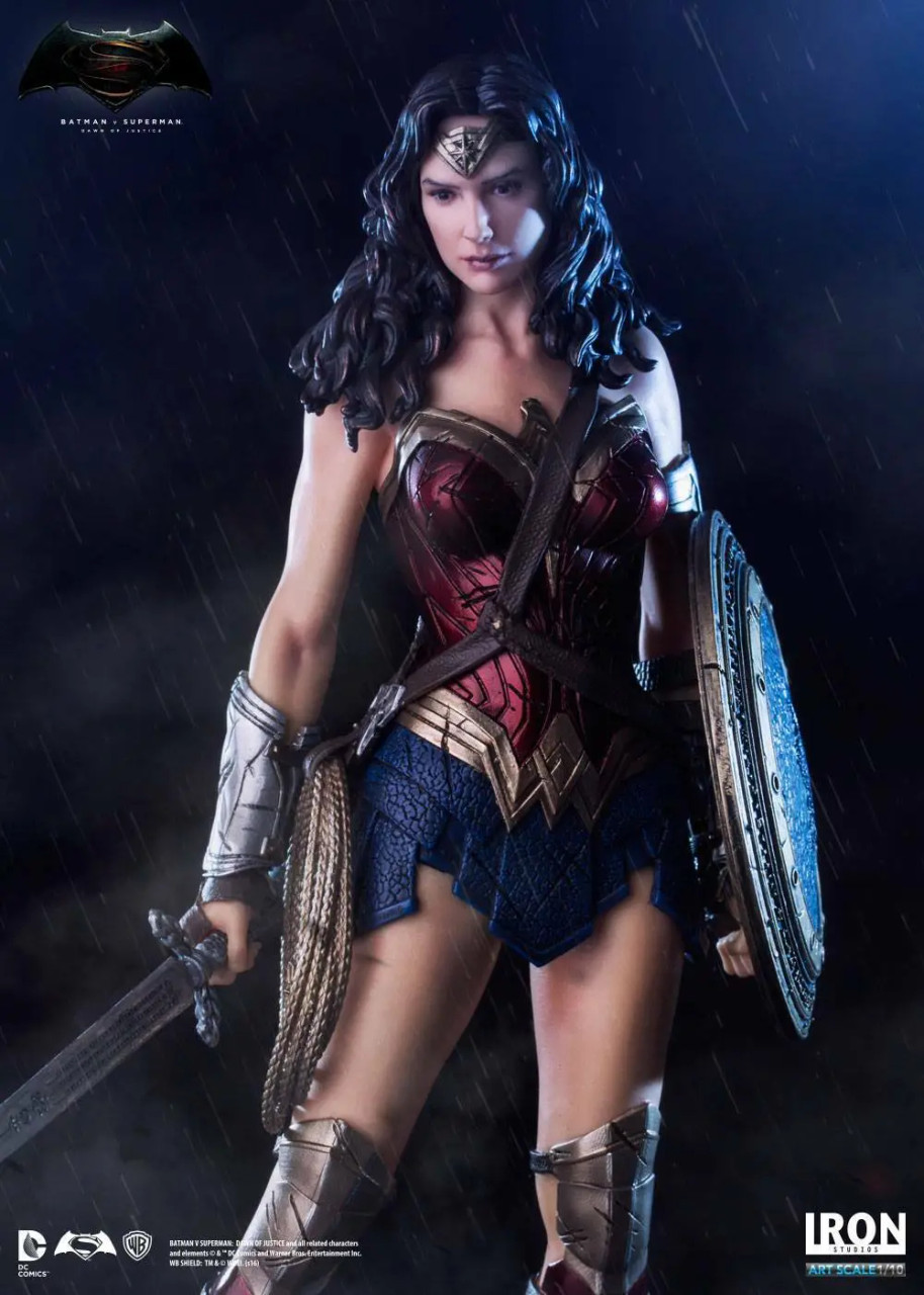 Iron Studios Batman V Superman Wonder Woman 1:10 Art Scale Statue