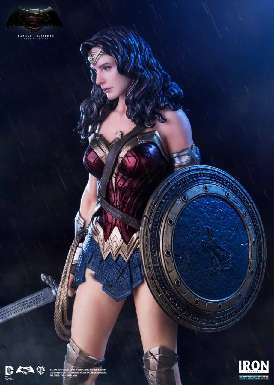 Iron Studios Batman V Superman Wonder Woman 1:10 Art Scale