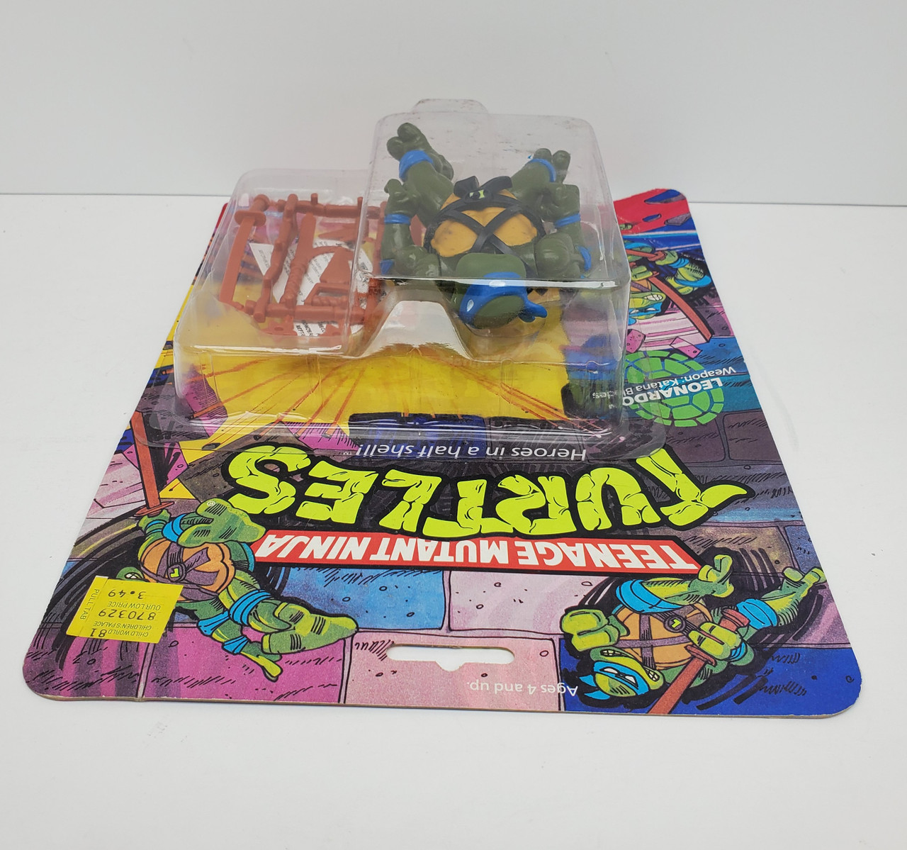 Playmates (1988) TMNT Leonardo action figure 10 back (SOFT HEAD)
