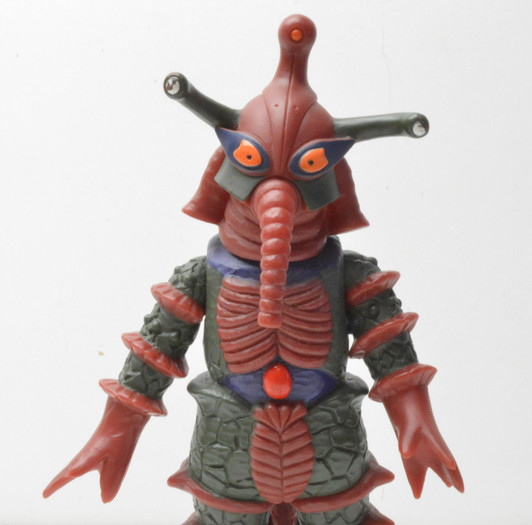 Bandai Ultraman Alien Hipporit Kaiju Monster Vinyl Figure