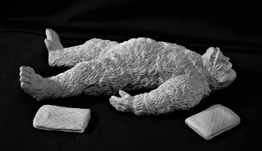 MURAKAMI (DAIMOS)  Kong "Sleeping" Resin Model Kit