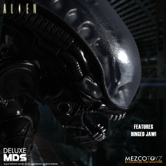 Mezco MDS Alien Deluxe Figure