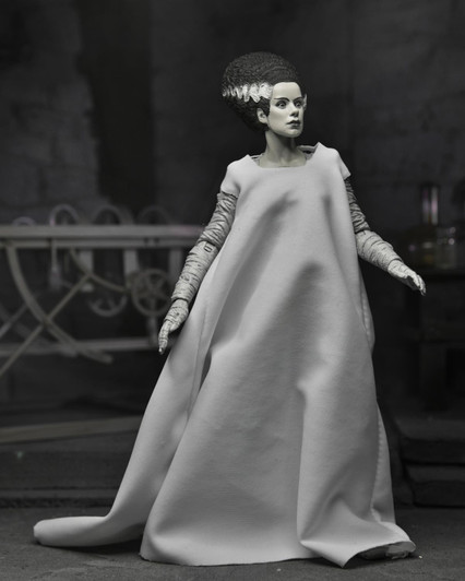 NECA Universal Monsters - 7" Scale Action Figure - Ultimate Bride of Frankenstein (B&W)