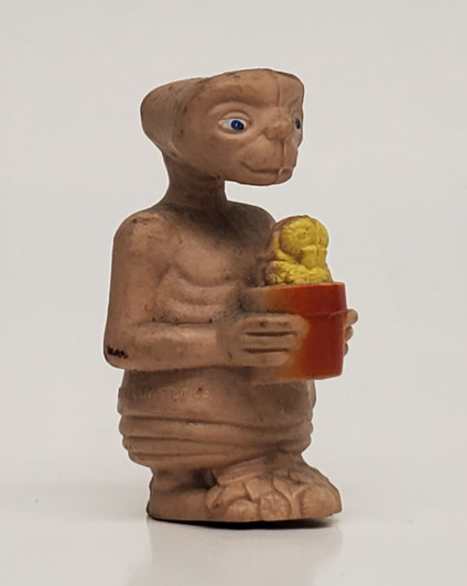 E.T. The Extra Terrestrial keychain E.T. with flowers (No package)
