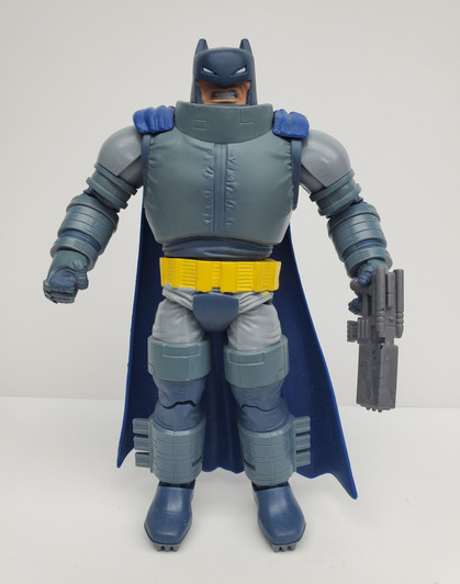 Batman Vs Superman DNW68 - Figurina Multiverse Collectors Batman Corazzato (DKR Armored) 16cm