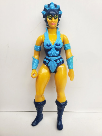 Mattel (1983) MOTU EVIL-LYN action figure with comic
