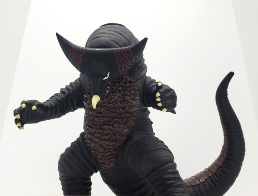 Banpresto (2007) ULTRAMAN Alien Gomoraa 9" Sofubi figure