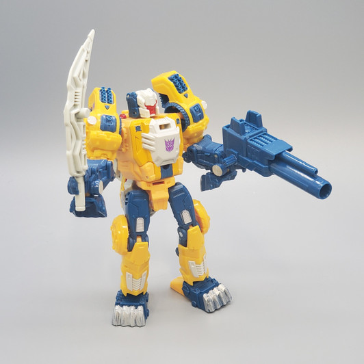 Transformers Generations Titans Return Deluxe Monxo and Wolfwire (no package)