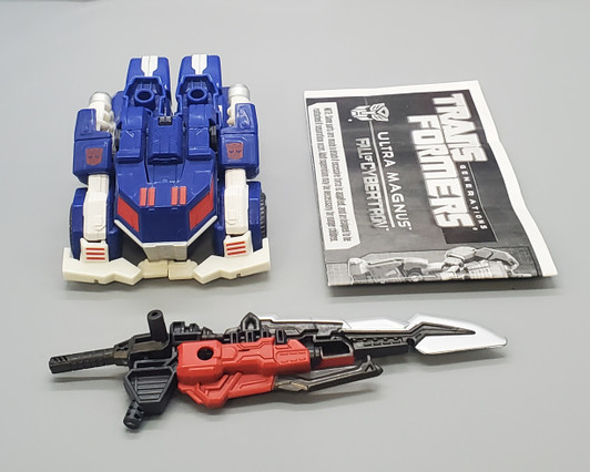 Transformers Fall of Cybertron Generations Deluxe Class: Ultra Magnus (no package)