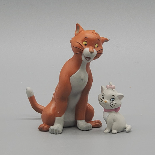 Tomy JAPAN Disney Magical Collection The Aristocats Thomas O'Malley & Marie figure set