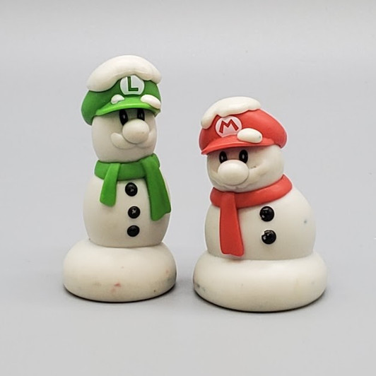 Jakks (2022) Super Mario 2.5" Inch World of Nintendo Series Snowman Mario + Luigi Figure set