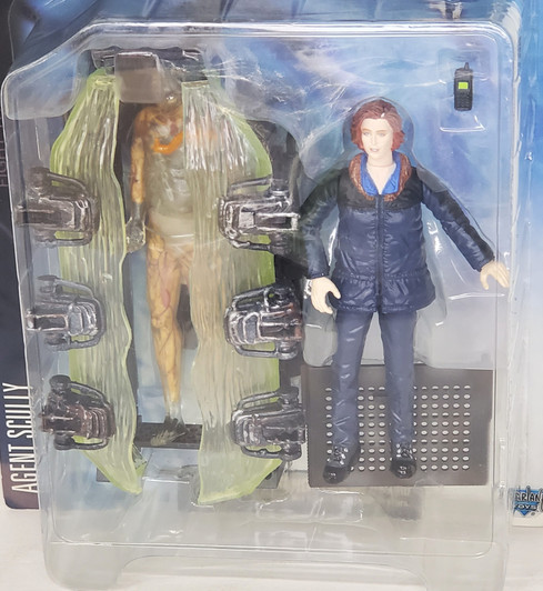 McFarlane (1998) X-Files  Agent Scully in Parka with Cryo pod  Action Figure