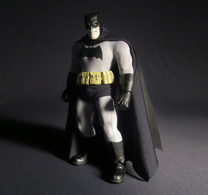 Mezco The One:12 Collective-The Dark Knight Batman Action Figure