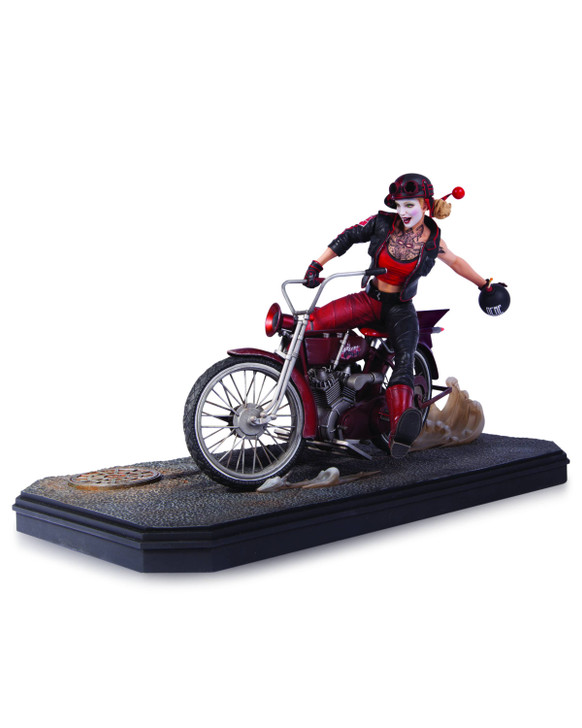 GOTHAM CITY GARAGE HARLEY QUINN STATUE