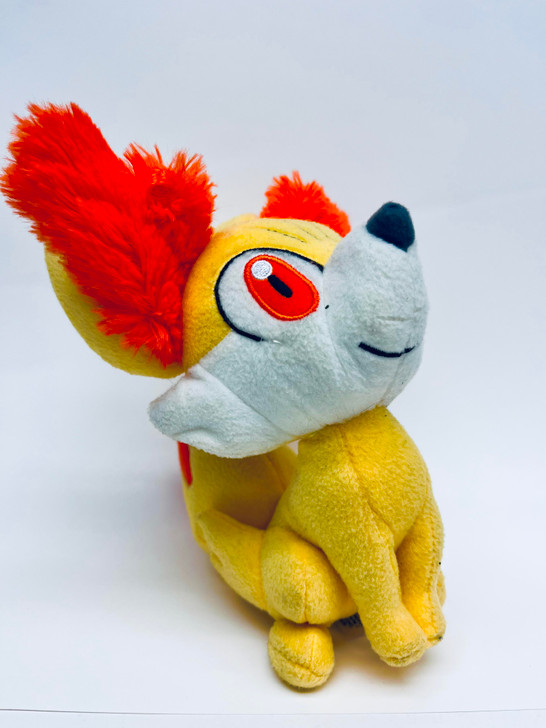 TOMY Fennekin Pokemon plush