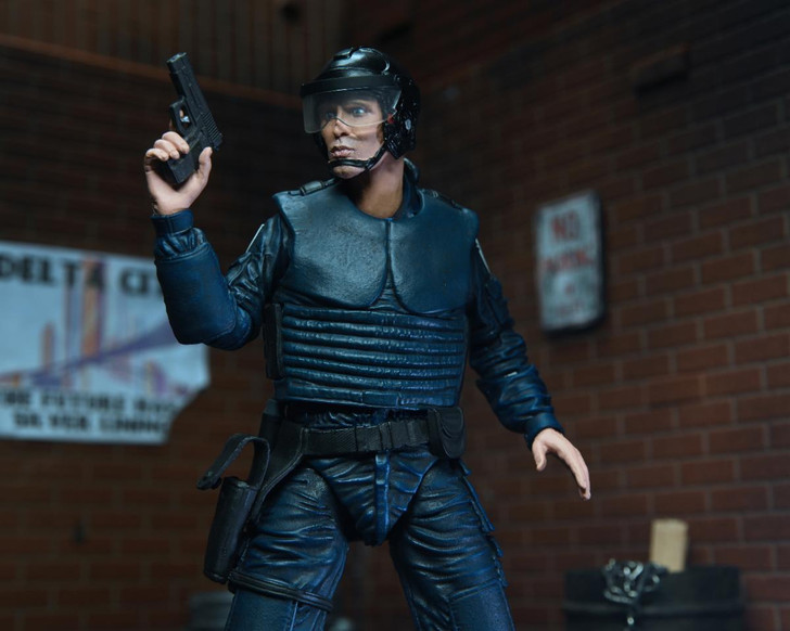NECA [ロボコップ]AlexjMurphy BATTLEDamage!VER NECA 7-Inch Ultimate Battle-Damaged RoboCop with Chair and
