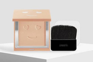 Benefit Cosmetics Hello Happy Velvet Powder Foundation Benefit Cosmetics Hello Happy Velvet Powder Foundation