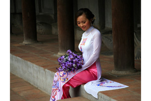 Temple of Literature Lady, Hanoi Temple of Literature Lady, Hanoi