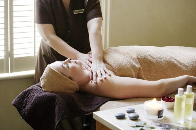 Luton Hoo Spa Treatment Room, England 	