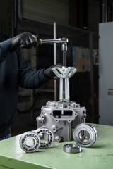 Kukko PULLPO Ball Bearing Puller Set K-70-B Kukko in-use alternate view