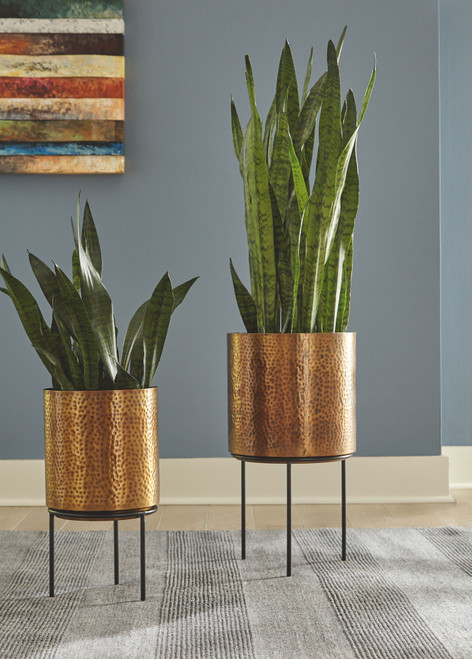 Donisha Antique Brass Finish Planter Set