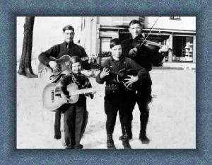 Uncle Paul, Pepé, Middi (My mother) and Uncle Mack