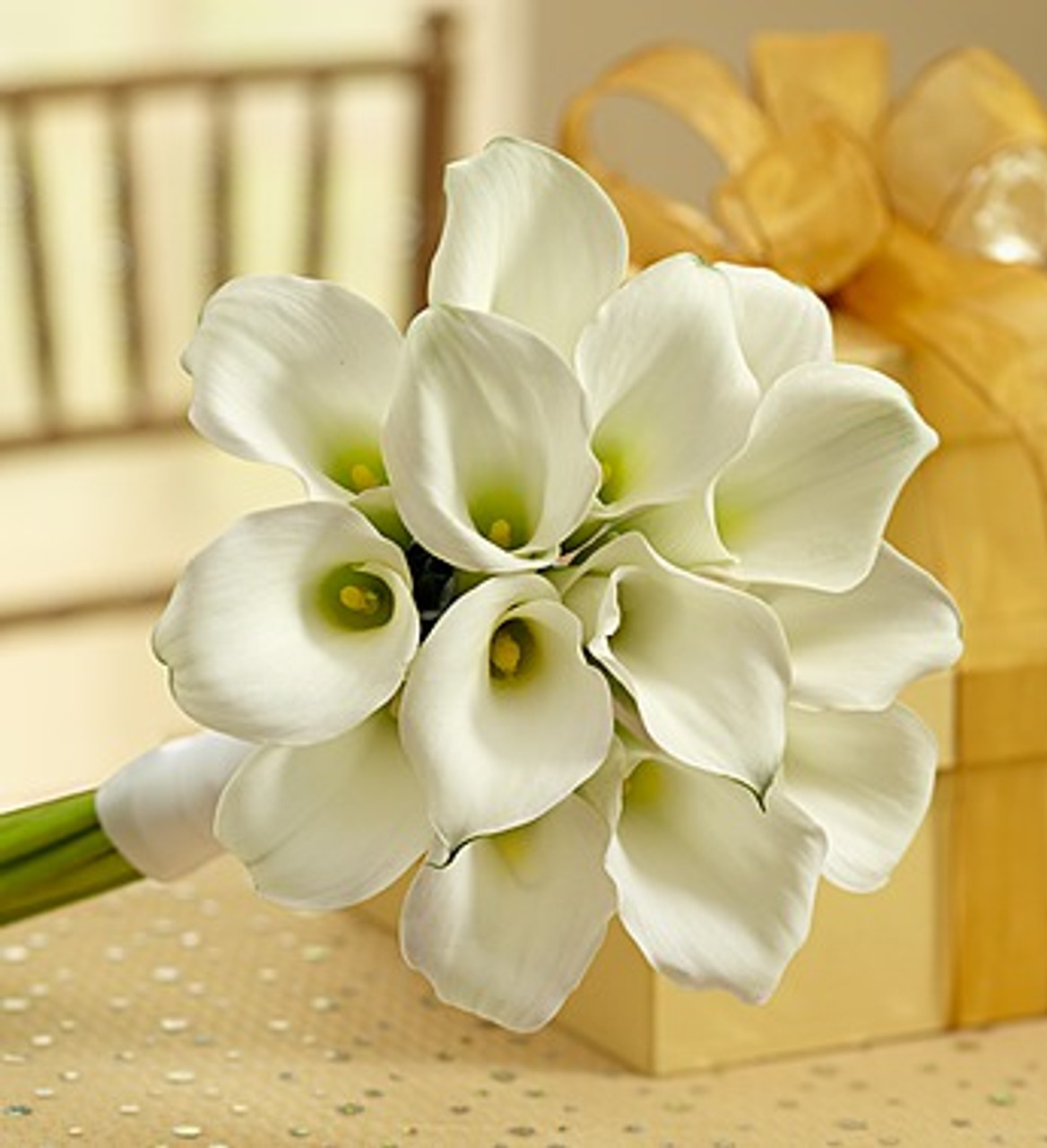 White Mini Calla Lily Bouquet - Nancy's Floral