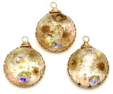 Approx. 26x20mm Brass & Resin Floral Round Pendant, White/Gold (See Photos for Variation)
