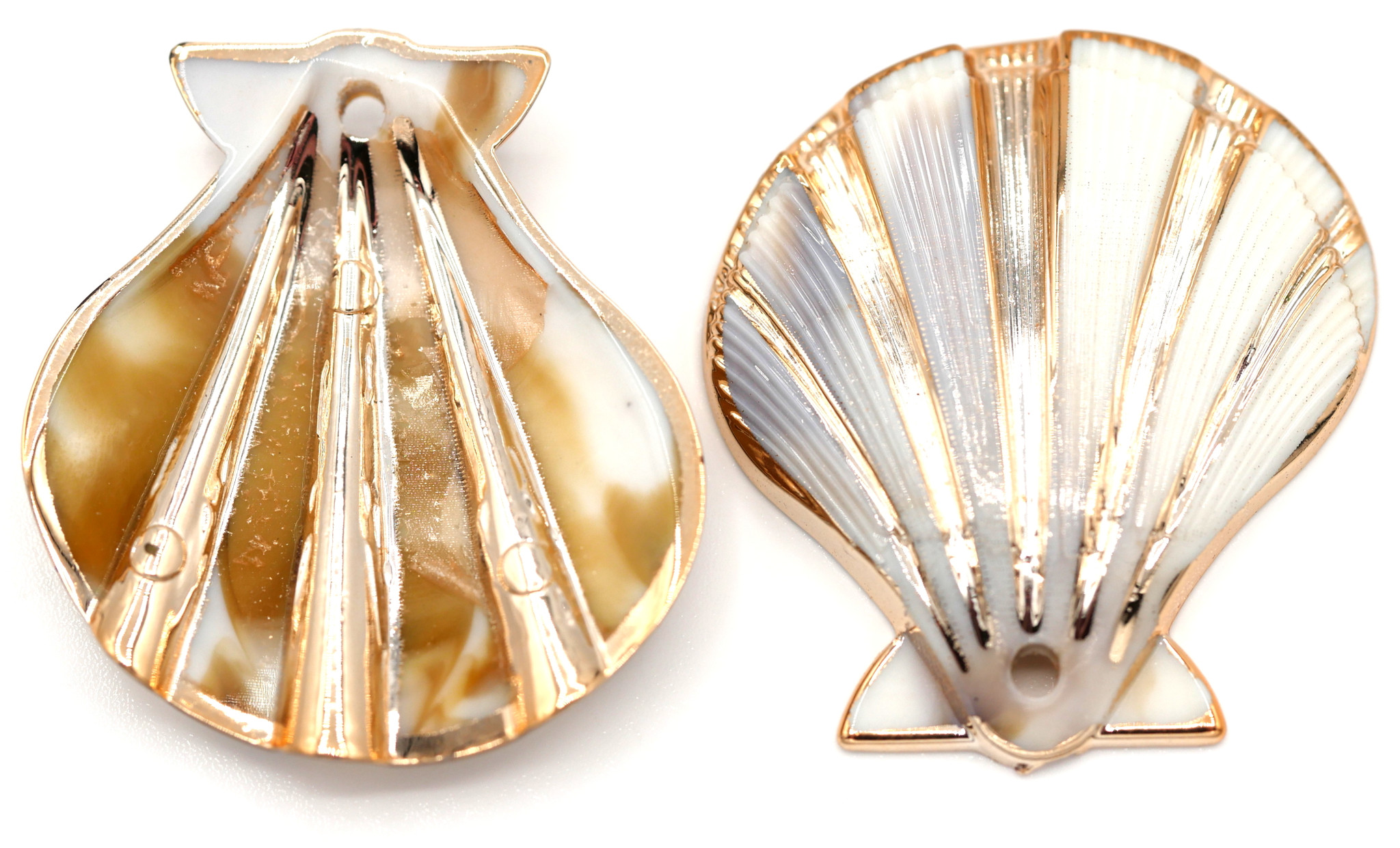 2pc 31x28mm Resin Faux Seashell Pendants, White/Brown/Gold Bead Box