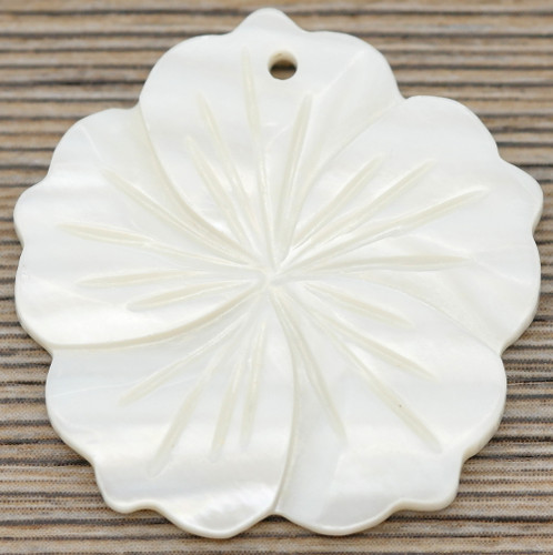 Approx. 32mm Carved Freshwater Shell Flower Pendant