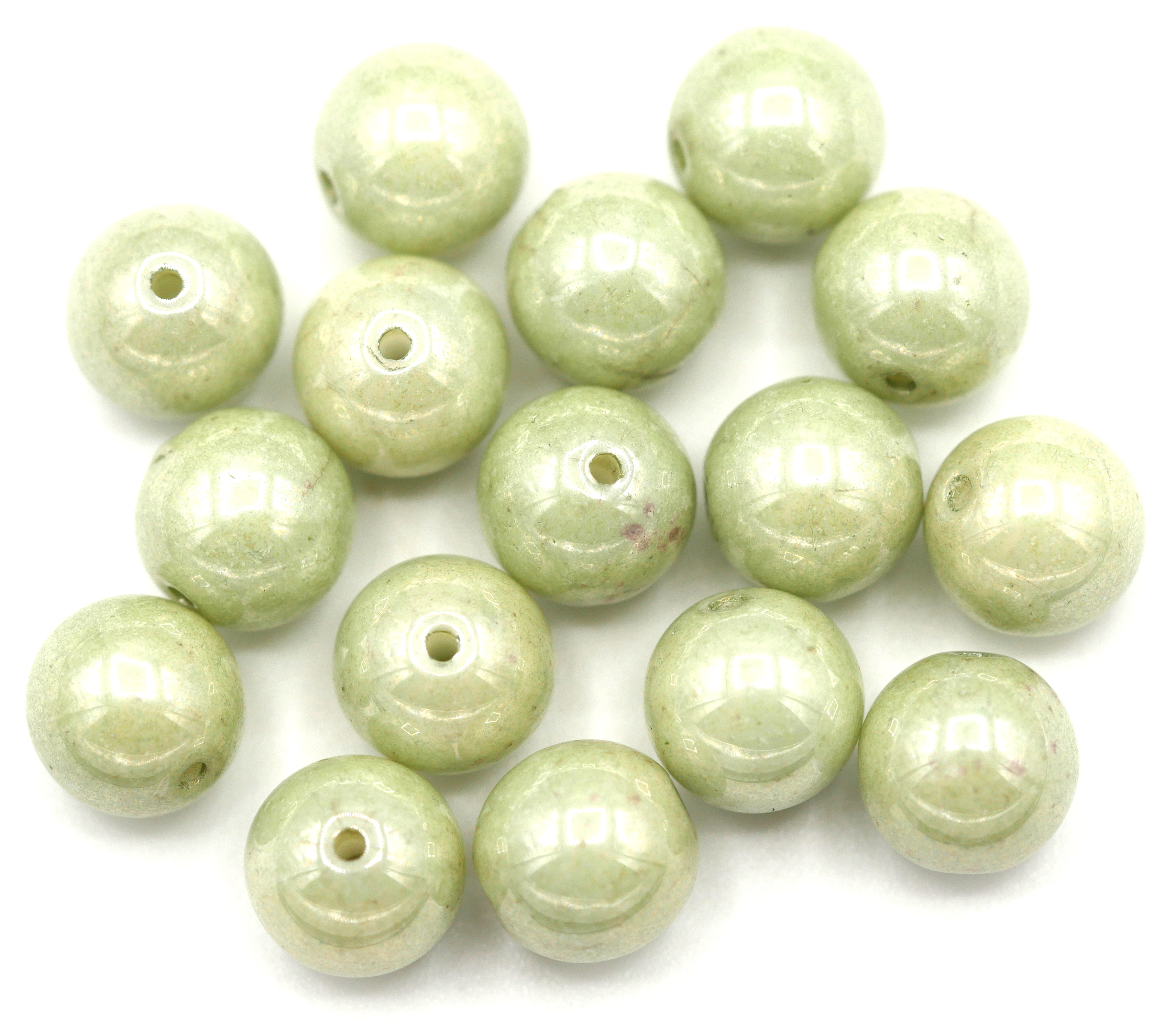 16 Pcs 8mm Czech Round Druk Glass Beads -Pea Green