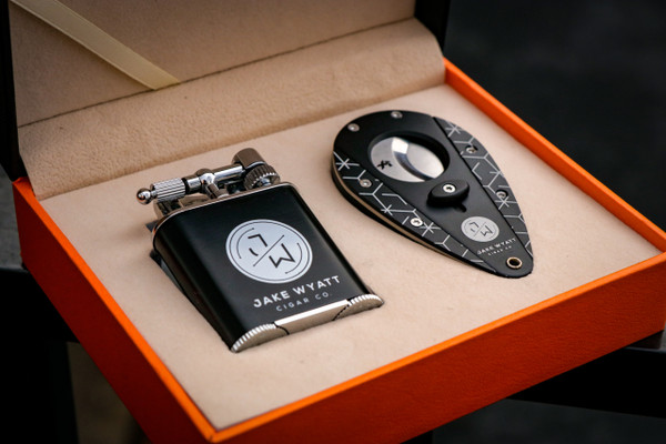 Jake Wyatt - Double-Jet Torch Flame Lighter &
XIKAR Xi1 Cutter Combo Set