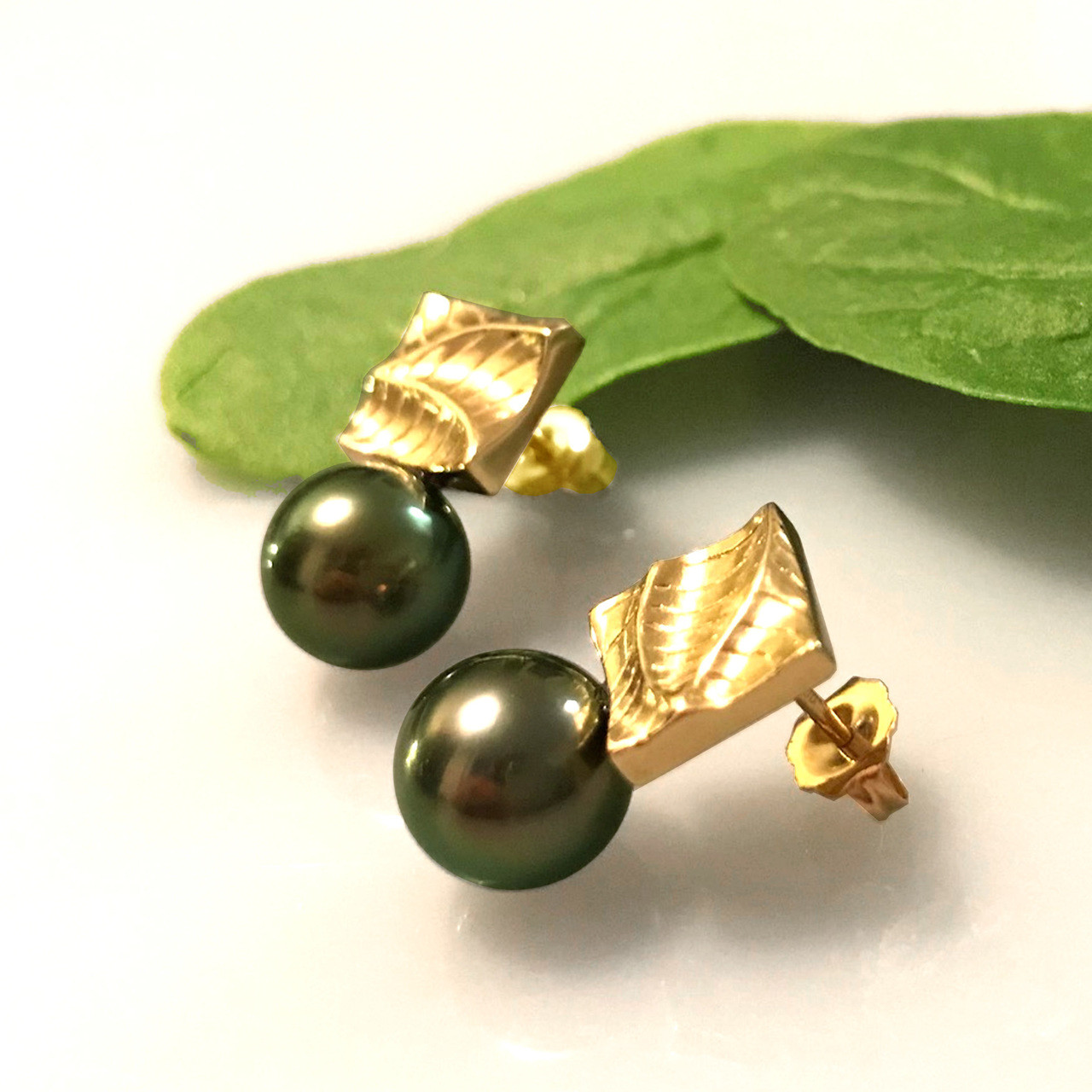 Keiko Mita’s Small square Pearl Earrings | Fine Art Jewelry