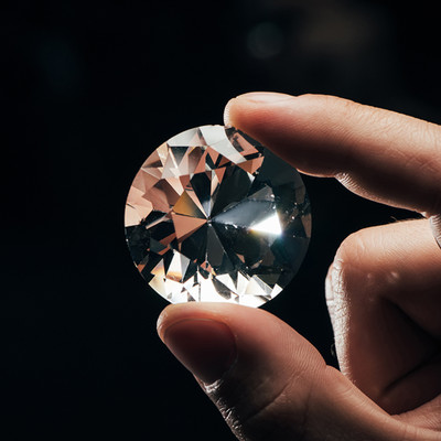 AI to the Help: What are the Most Expensive Diamonds?