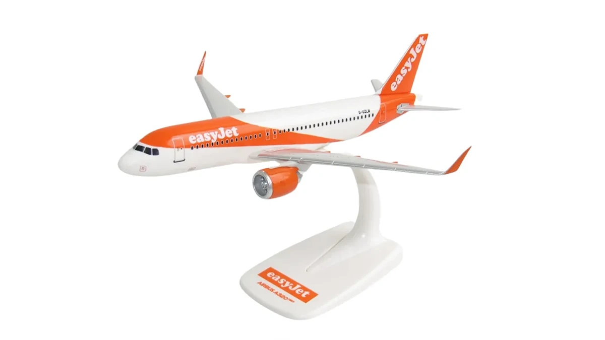 Easyjet A320 Model PPC Models Easyjet Airbus A320neo G-UZLM Airbus A320 Scale 1/200 222932