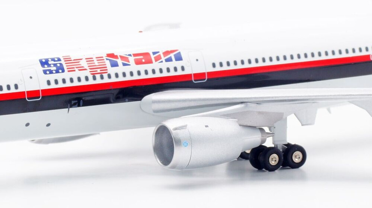 Inflight 200 Laker Skytrain DC-10 Series 30 G-BGXG with stand Scale 1/200  IF103GK0723