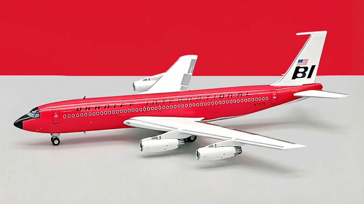 IF702BN1125-braniff-boeing-707