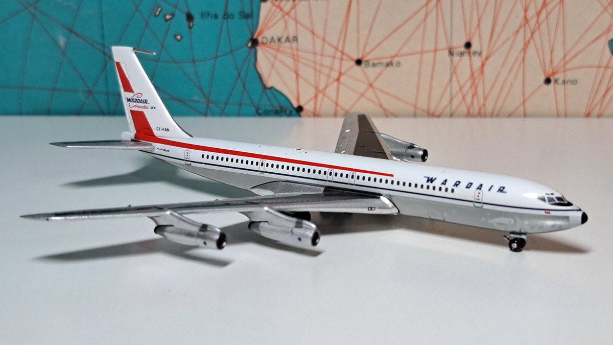 Pre-Loved AeroClassics Wardair Boeing 707-320C CF-FAN Scale 1/400