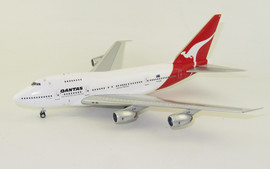 Inflight 200 Qantas Boeing 747SP VH-EAB with stand Scale 1/200 IF747SPQFA0820
