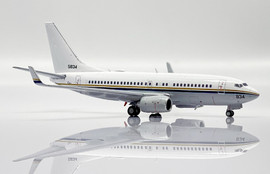 JC Wings U S  Navy Boeing C-40A Clipper 165834 Scale 1/400 XX40073