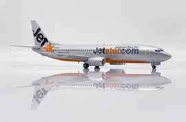 JC Wings Boeing 737-400 Jetstar Pacific VN-A194 With Stand Scale 1/200  XX20387