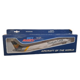 Skymarks 1/150 Airbus A321 Thomas Cook Airlines G-TCDG new livery snap-fit model aircraft with gear SKR804
