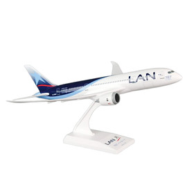 Skymarks LAN Chile Boeing 787-8 CC-BBA Scale 1/200 SKR736 snap-fit model aircraft with stand.