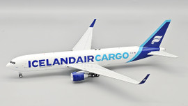 Inflight200 1:200 scale Icelandair Cargo Boeing 767-319(ER)(BCF) diecast freighter model registration TF-ISP with display stand